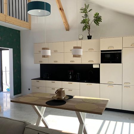 Agat Pokoje Goscinne Apartamenty Pobierowo Eksteriør bilde