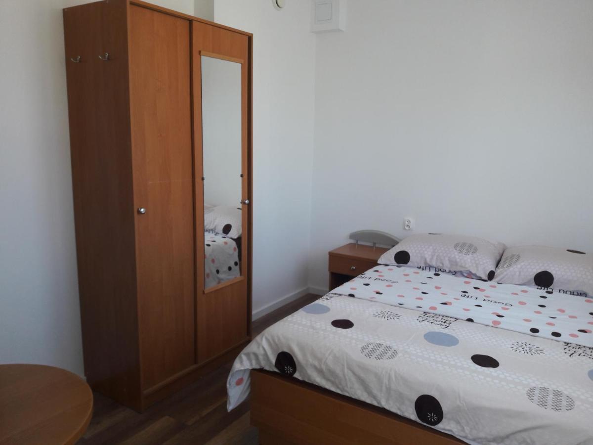 Agat Pokoje Goscinne Apartamenty Pobierowo Eksteriør bilde