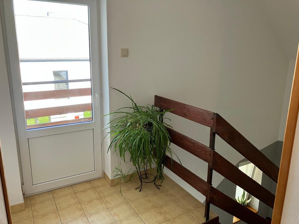 Agat Pokoje Goscinne Apartamenty Pobierowo Eksteriør bilde