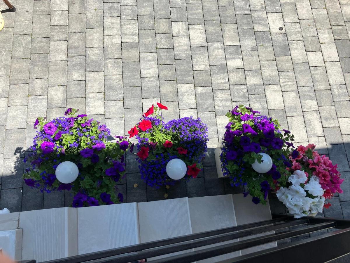 Agat Pokoje Goscinne Apartamenty Pobierowo Eksteriør bilde
